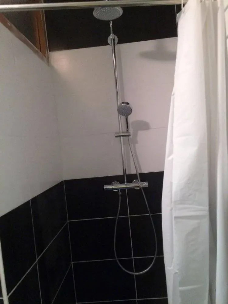 douche et carrelage